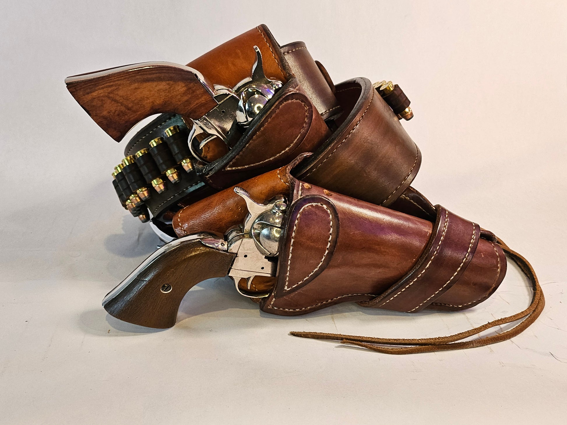 Cross Draw and Strong Side Ridge Runners With a Ranger Cartridge Belt